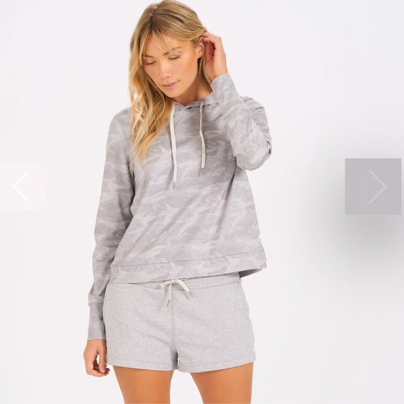 Vuori Halo Essential Dream Knit Hoodie Sweatshirt Light Gray Camo Crop Medium - Picture 5 of 6